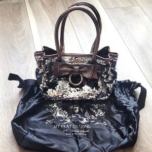 My Flat in London Silver Shoulder Bag with Elegant Design